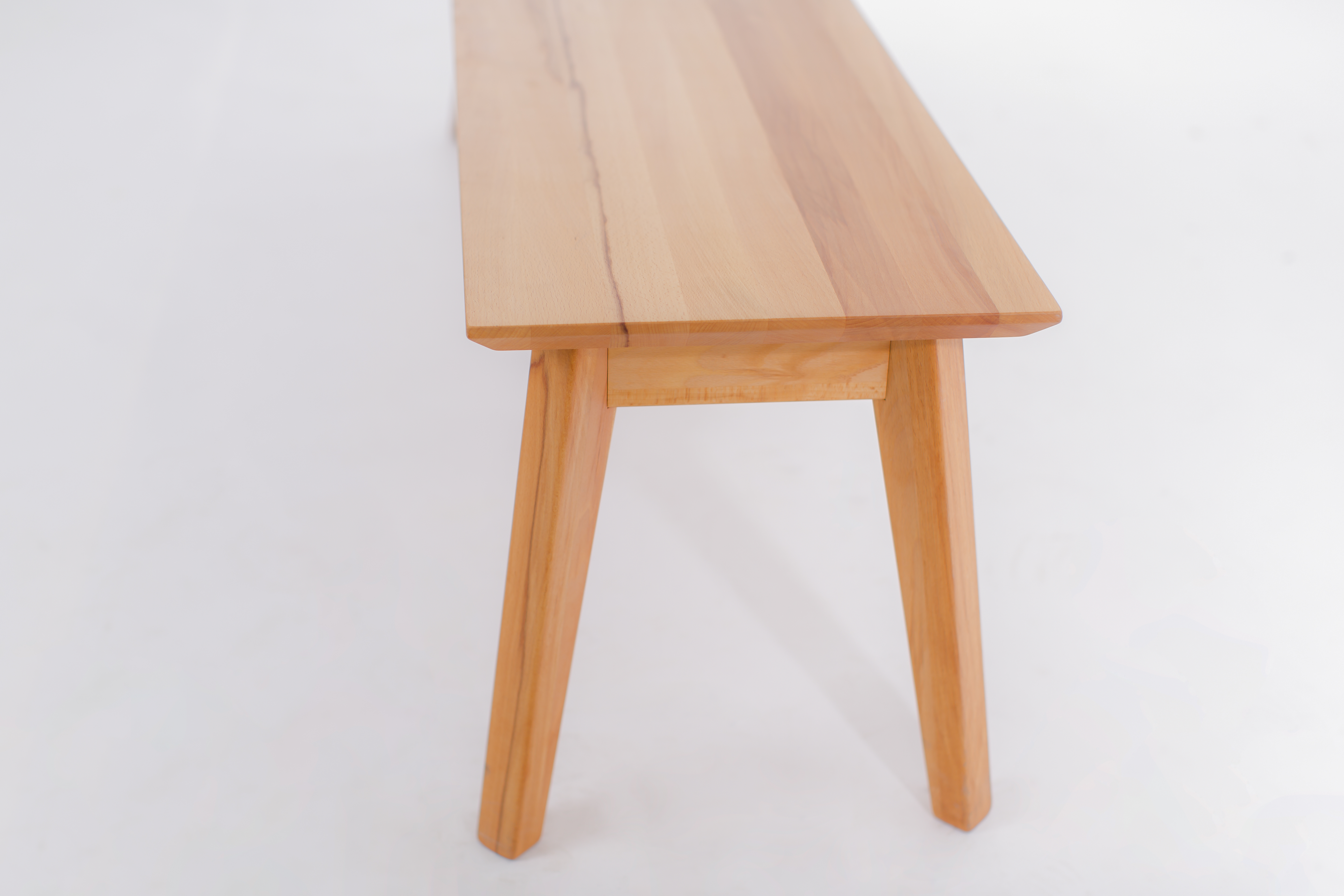 Mueble de madera maciza Veskor