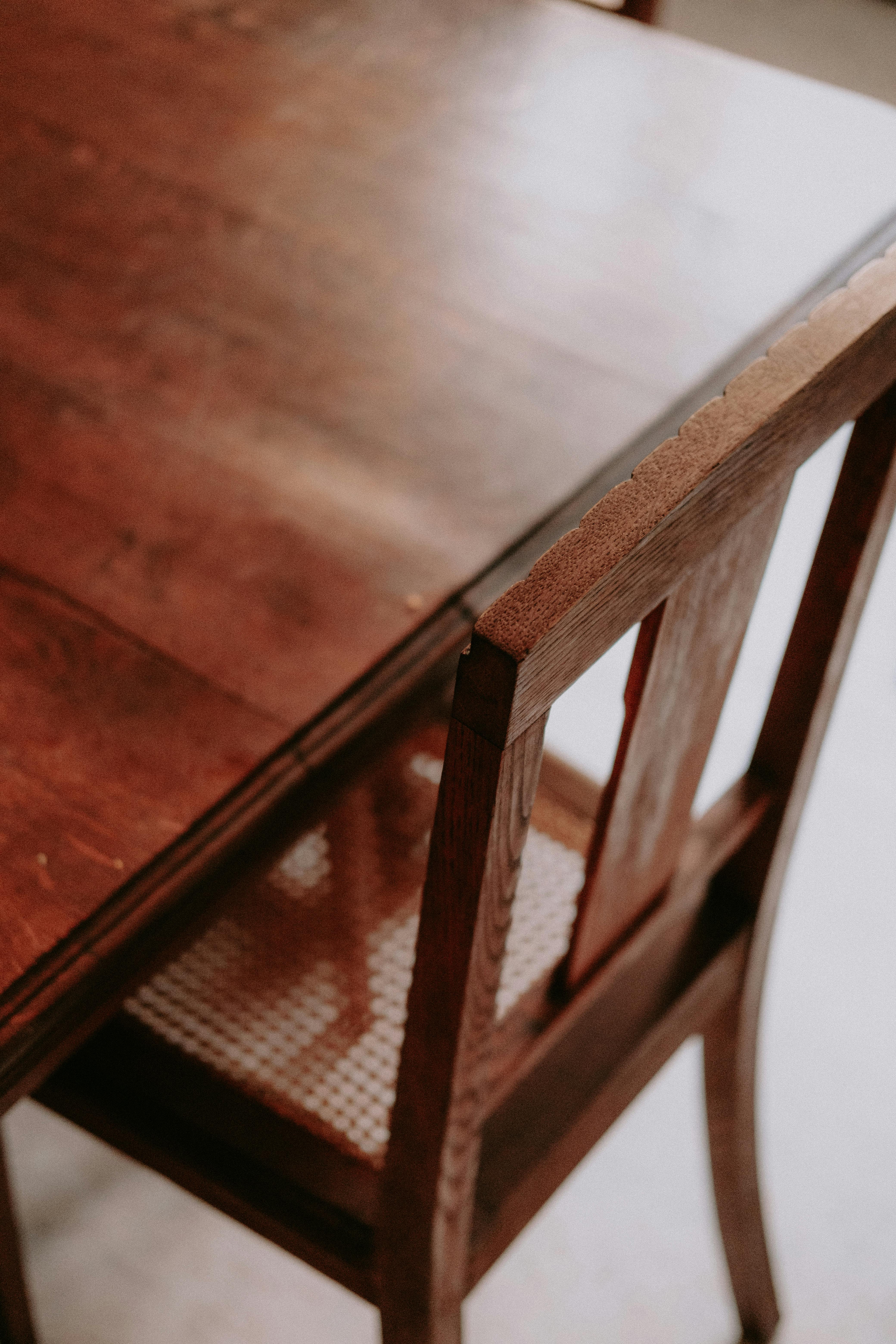 Mueble de madera maciza Veskor